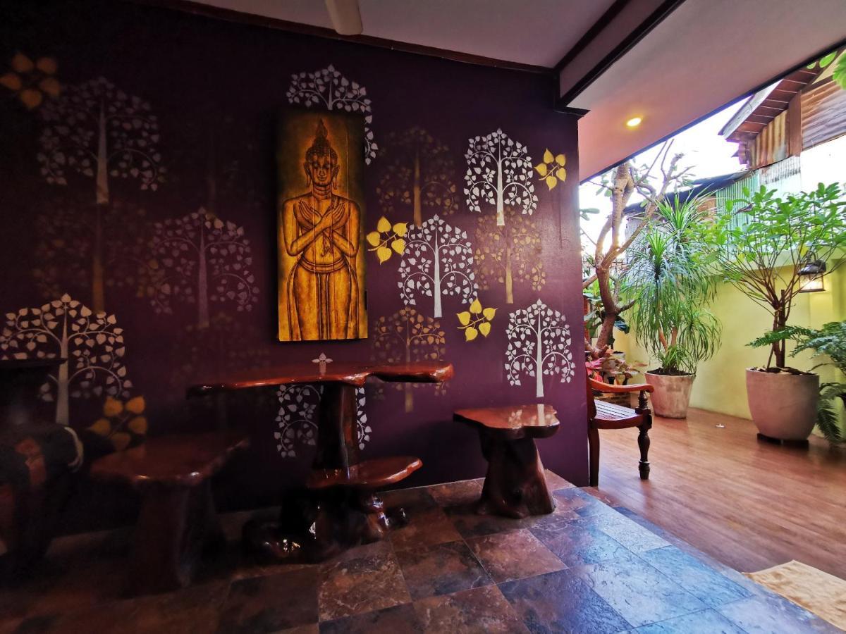 Tavee Guesthouse Bangkok Exteriör bild