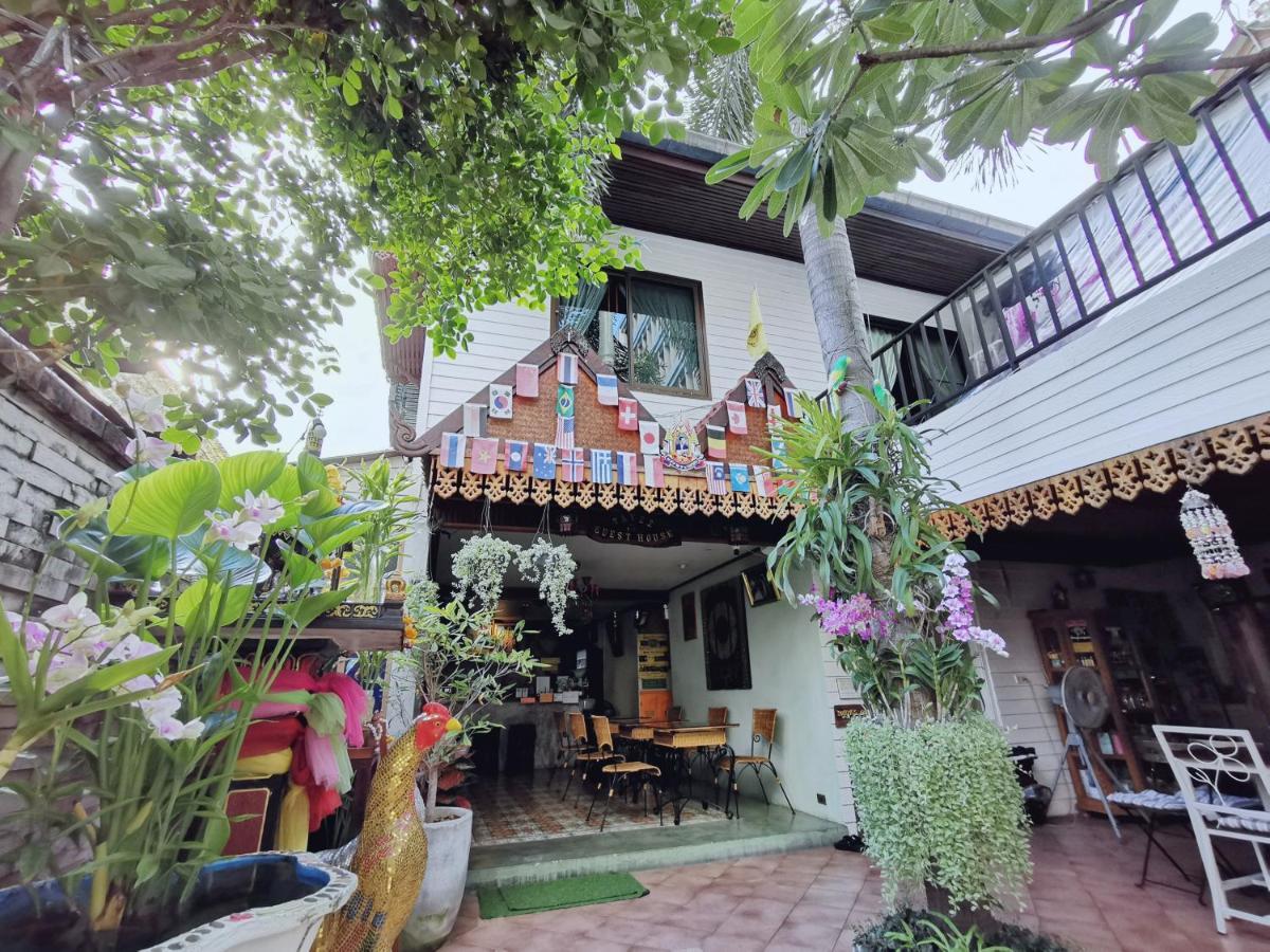 Tavee Guesthouse Bangkok Exteriör bild