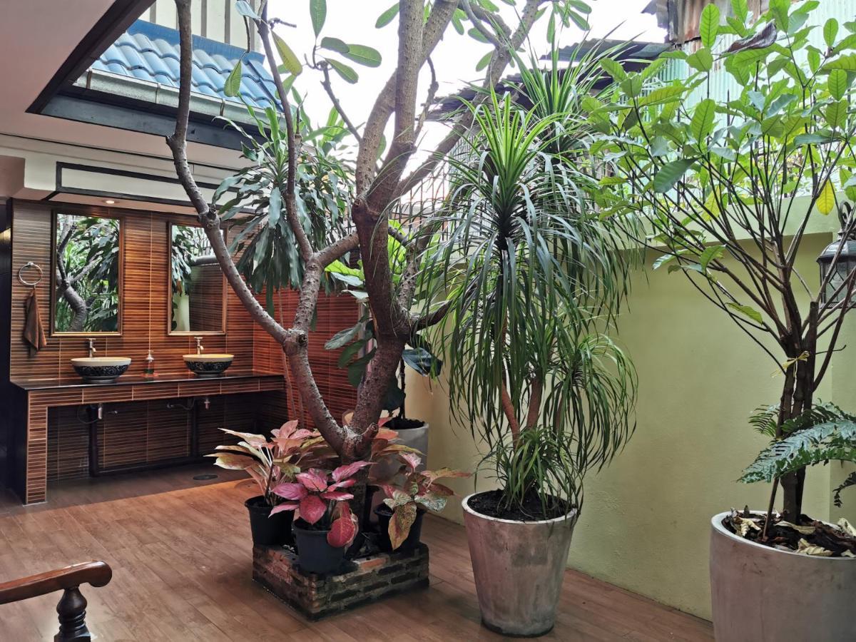 Tavee Guesthouse Bangkok Exteriör bild