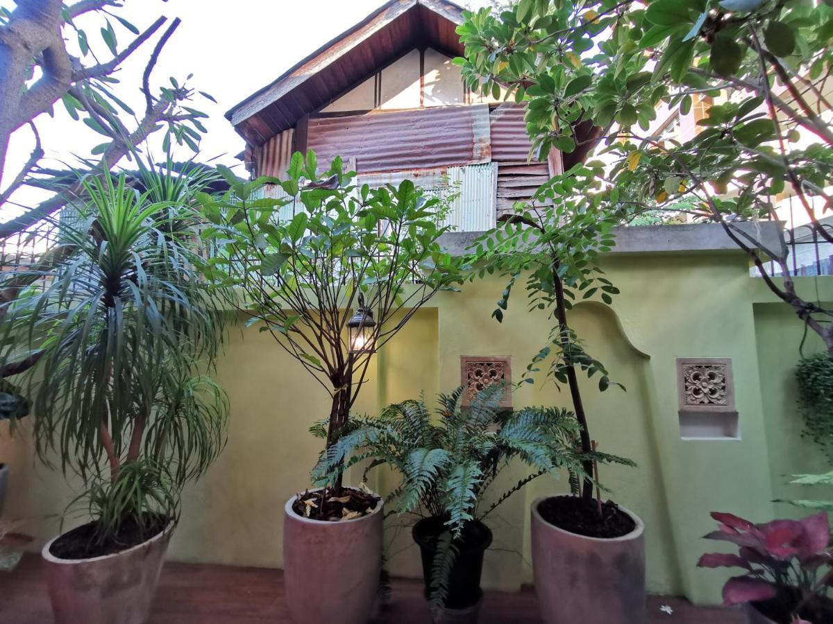Tavee Guesthouse Bangkok Exteriör bild