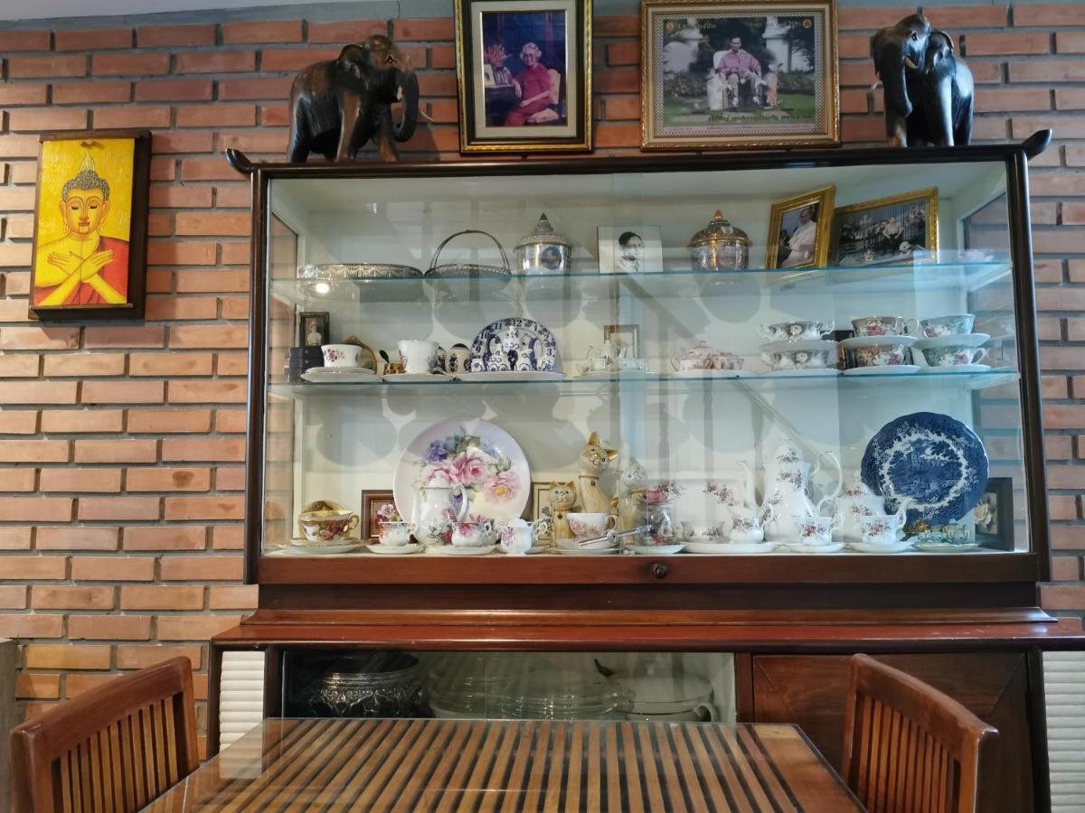 Tavee Guesthouse Bangkok Exteriör bild