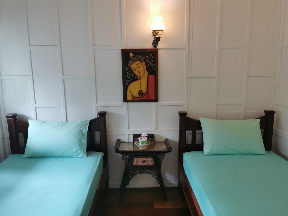 Tavee Guesthouse Bangkok Exteriör bild
