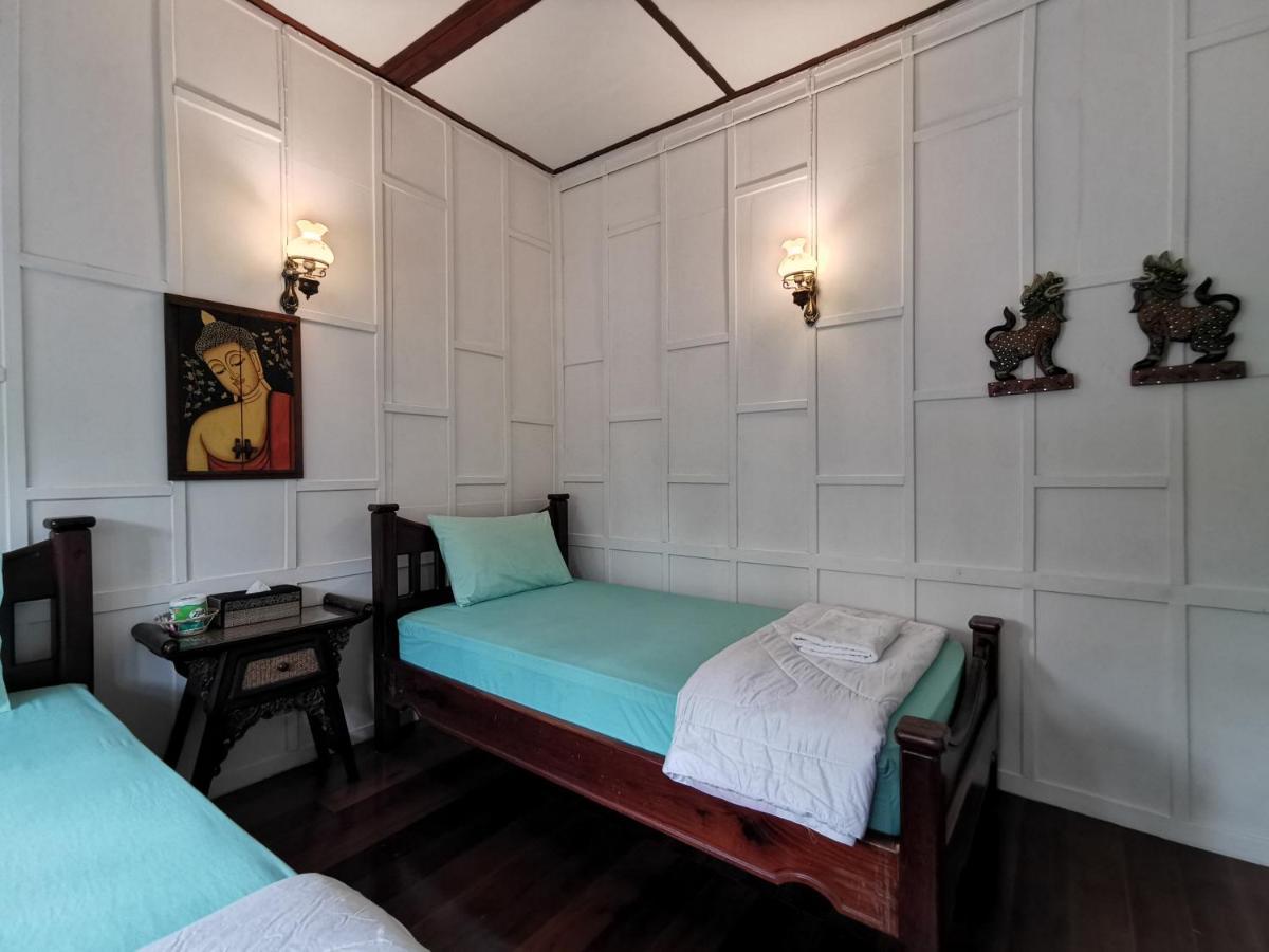 Tavee Guesthouse Bangkok Exteriör bild