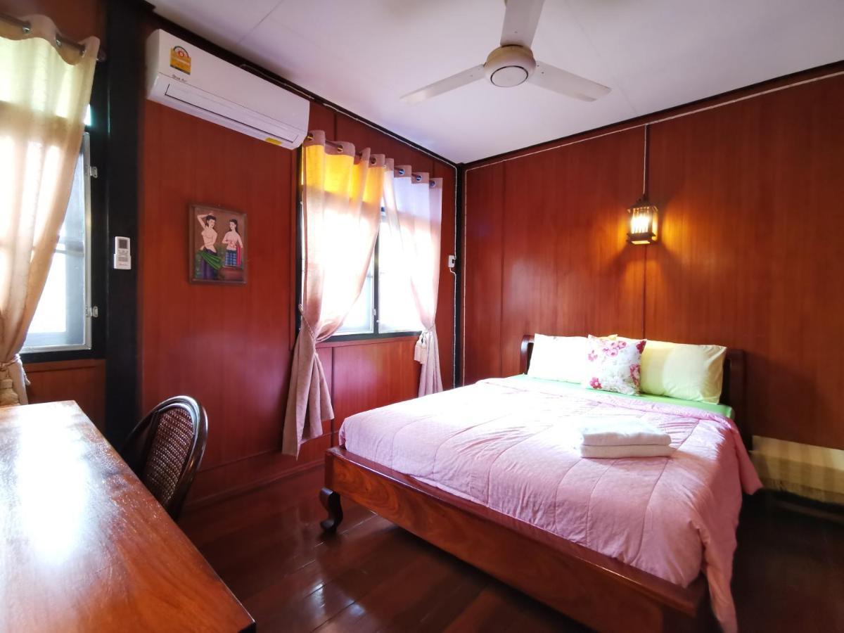 Tavee Guesthouse Bangkok Exteriör bild